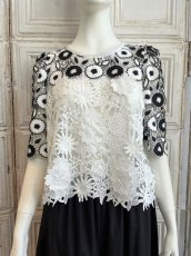 画像1: モノトーンペタル　ブラウス  (1)