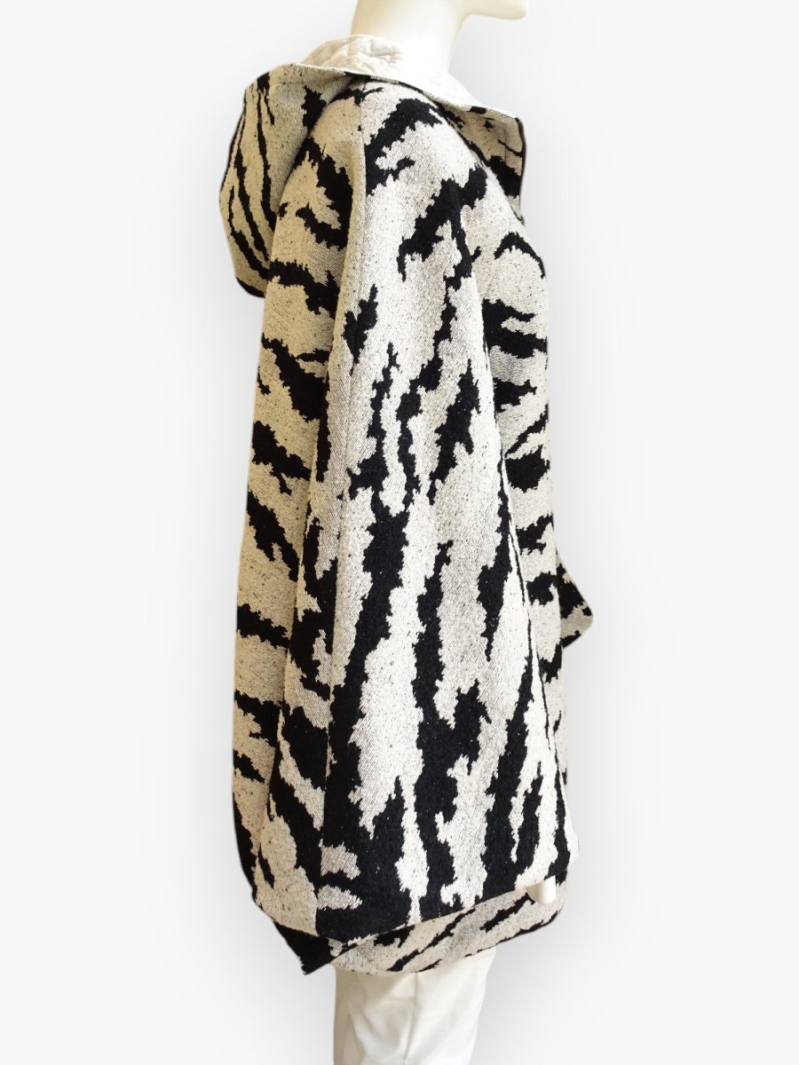 画像2: アニマルジャガード　マント  (2)