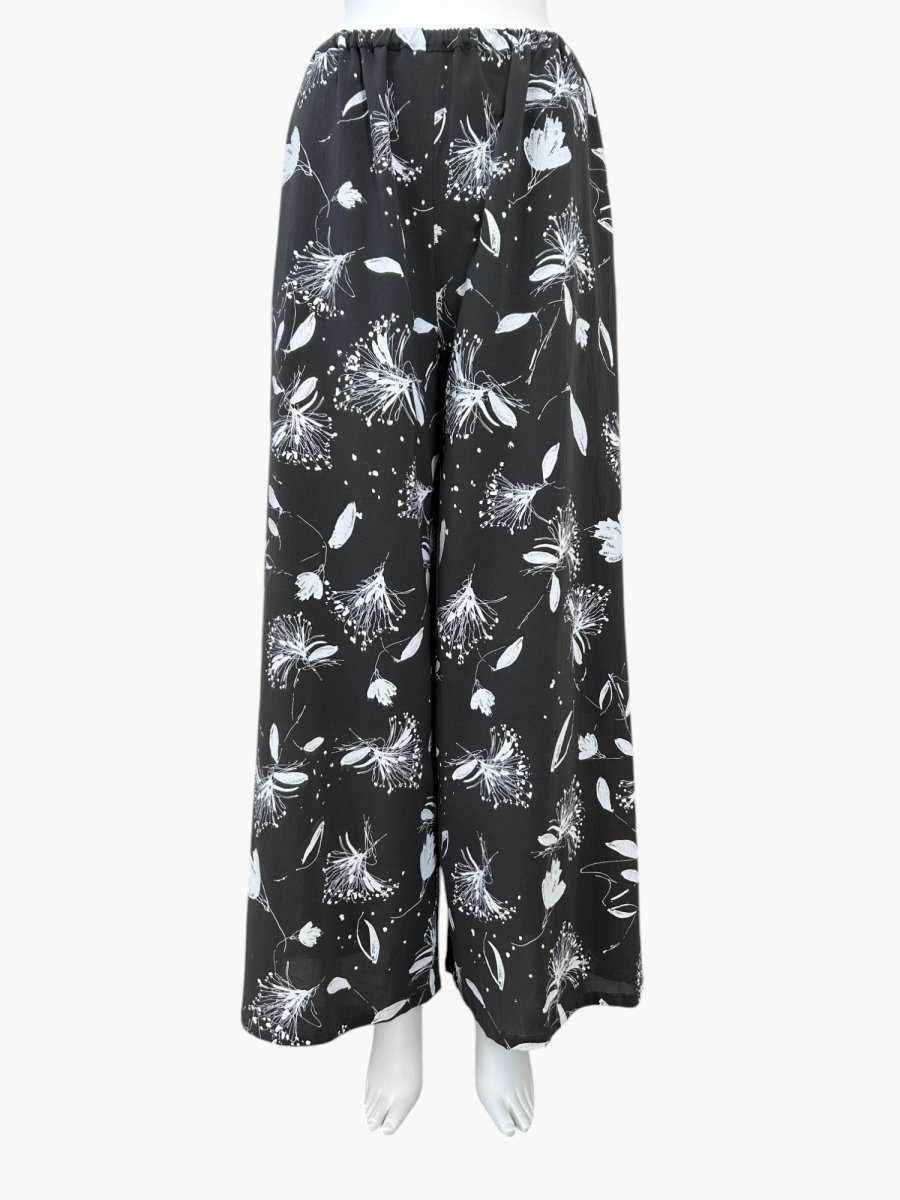 チャコールグレー×ホワイト