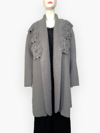 シズカコムロ 美品✨ フリルビックカラー ポンチョ 上質ウール100 ふんわり ファッション通販の4298 SHIZUKA KOMURO │ 4298シヅカコムロ 公式通販