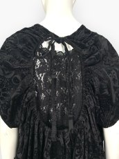 561-630232　タンクトップ着用