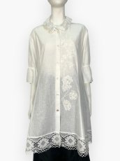 画像1: ブラッシュフラワーエンブ　ブラウス  (1)