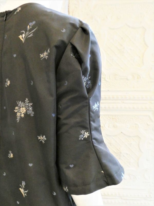 タフタ小花ジャガード ワンピース 4298 Shizuka Komuro